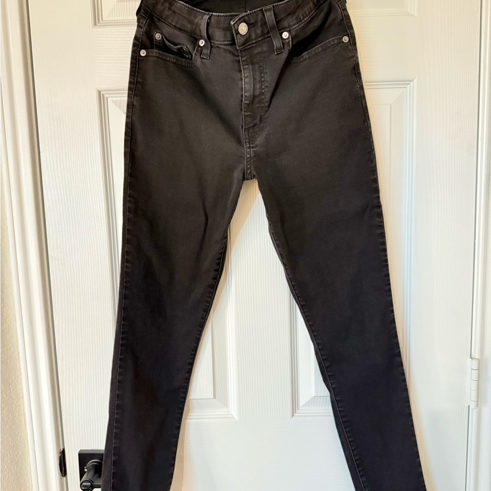 Levi 721 - Black Denim Skinny Jeans- High Rise